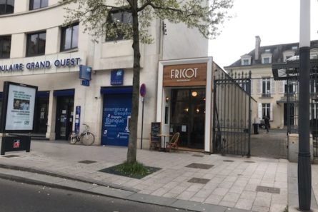 NOUVEAU RESTAURANT EN VILLE